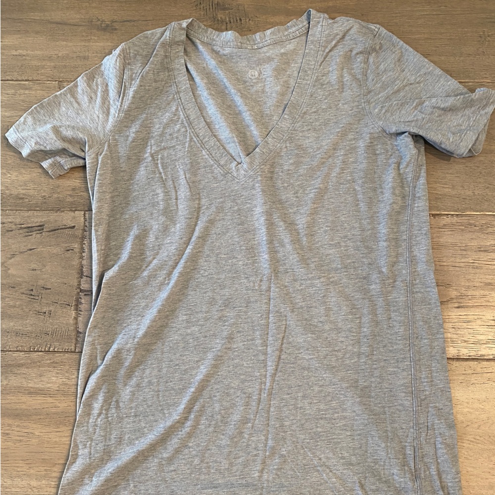 Lulu v-neck